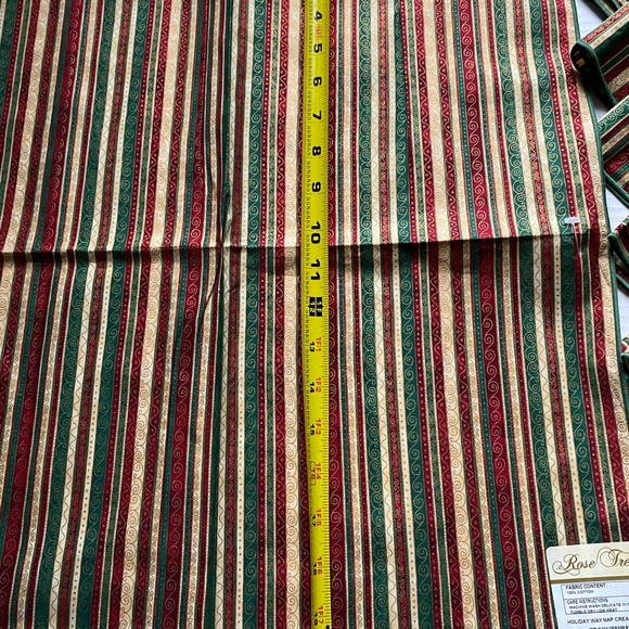 Rose Tree Holiday Way Napkins Set of 6 Gold Green Red Christmas Cotton NEW - Picture 4 of 5